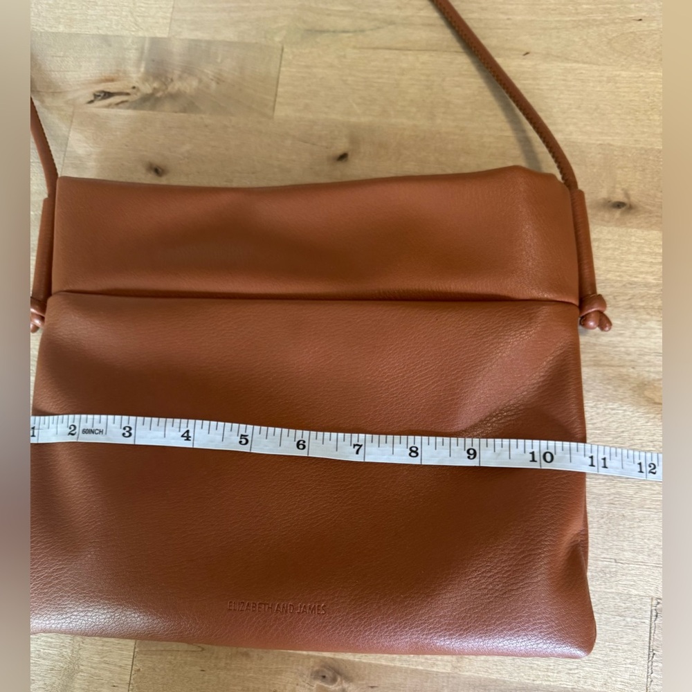 Elizabeth and James Tan Crossbody purse - Picture 11 of 12